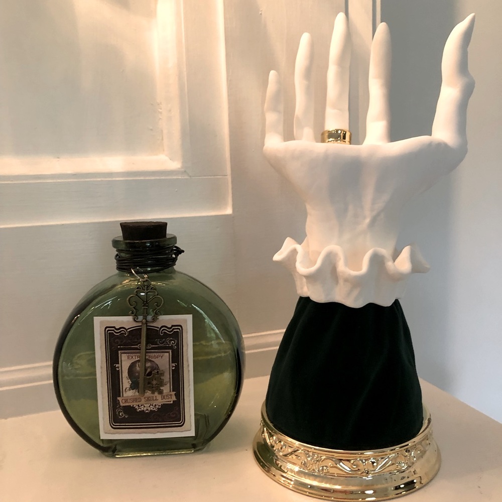 RETIRED BATH & BODYWORKS 2022 WITCHES PEDESTAL SINGLE CANDLEHOLDER - Picture 2 of 8